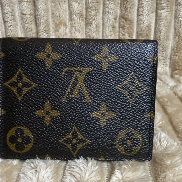 Louis Vuitton Brown and Gold Monogram Card Holder - Picture 5 of 8